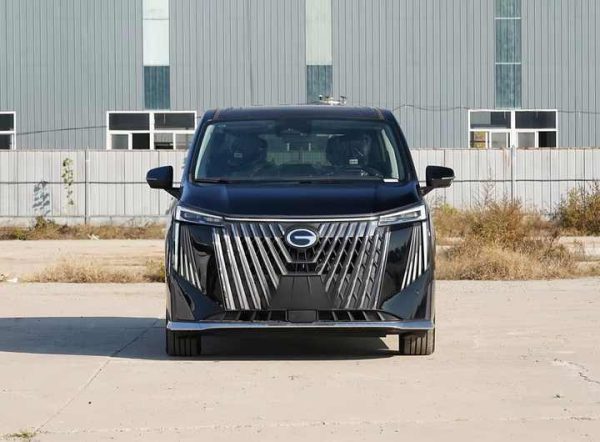 2024 Trumpchi M8 Grandmaster Hybrid MPC - Image 5
