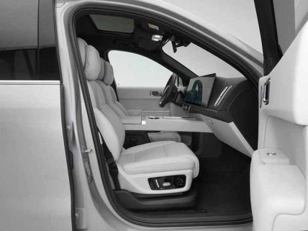 2024 Li Xiang L9 Luxury Hybrid SUV — изображение 6