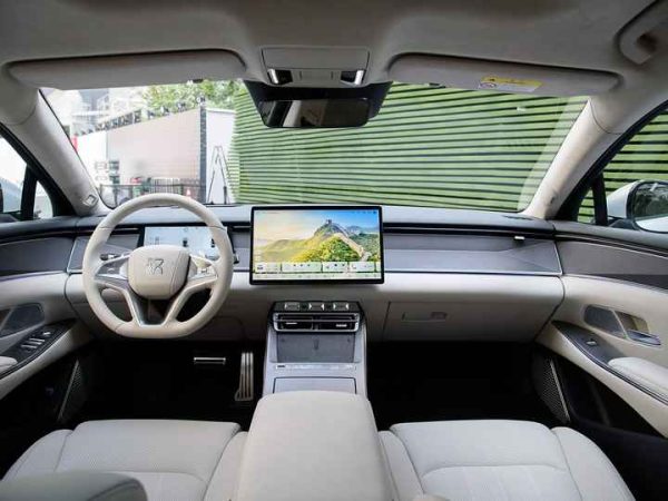 2025 BYD Han L Smart Driving EV - Image 5