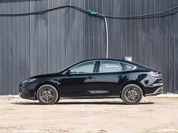 2025 BYD Seal 05 DM-i – Intelligent PHEV & Flagship — изображение 3