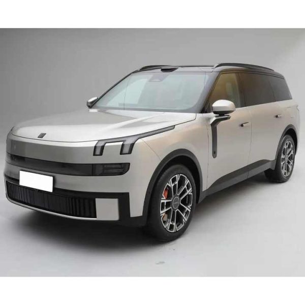 2025 Lynk & Co 900 Plug-In Hybrid SUV - Image 2