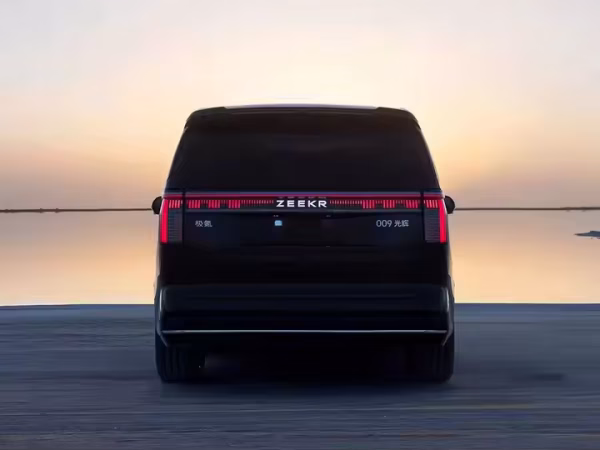 2025 ZEEKR 009 Glorious Edition Electric Car — изображение 4