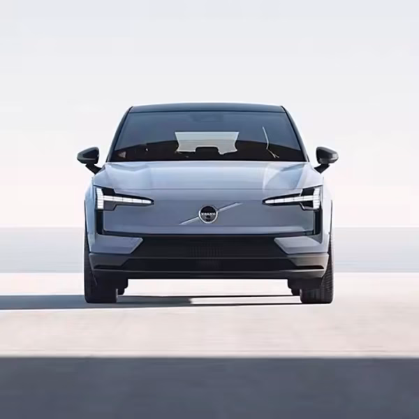 Volvo EX30 Dual-Motor Ultra SUV 4WD Electric — изображение 2