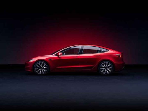 2025 Tesla Model 3 Electric Sedan - Image 3