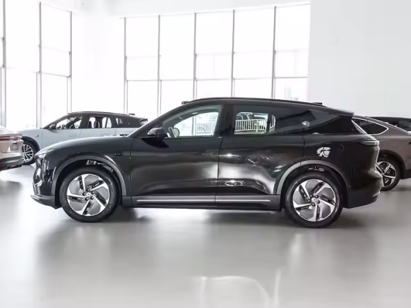 2024 NIO ES6 Mid-Size SUV 75kWh Electric 4WD — изображение 3