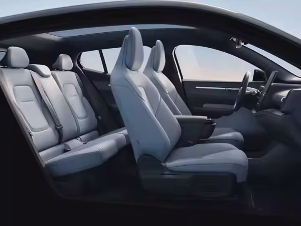 Volvo EX30 Dual-Motor Ultra SUV 4WD Electric — изображение 6