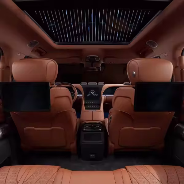 Yang Wang BYD U8 Luxury Electric 4WD SUV — изображение 4