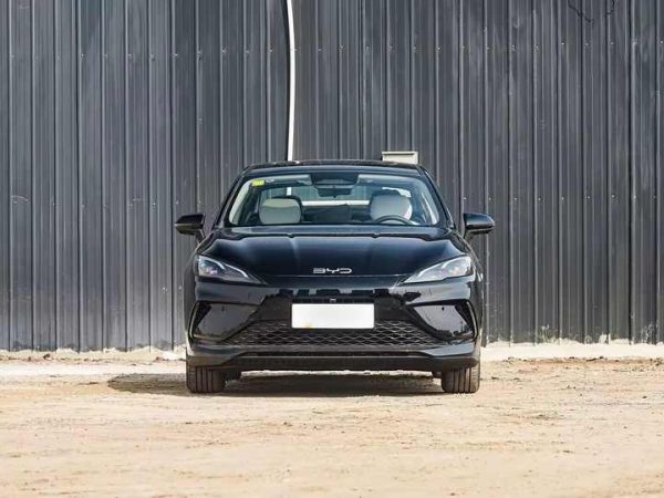 2024 BYD Seal 05 DM DMI Plug-In Hybrid - Image 2