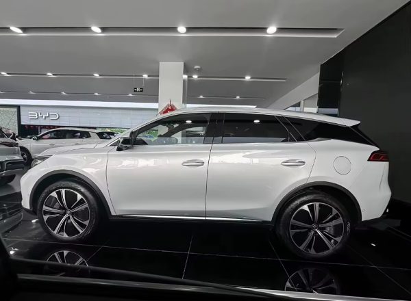 2023 BYD Tang Flagship SUV Electric — изображение 3
